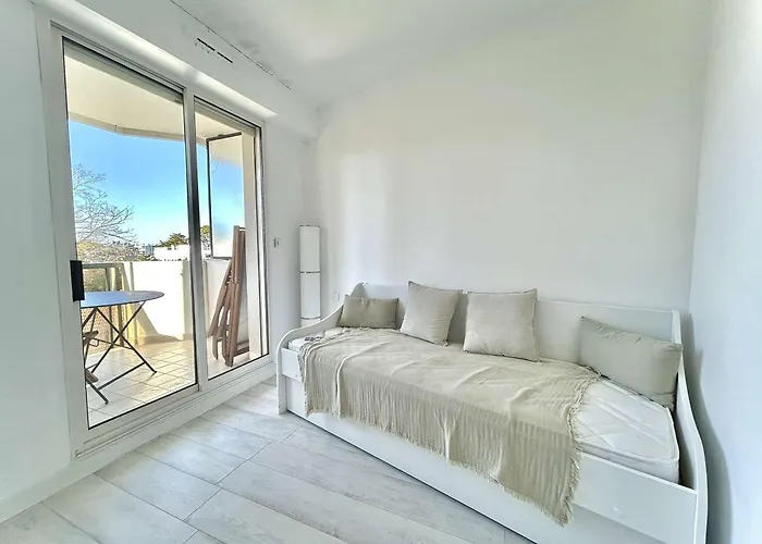 Calme Avec Terrasse A 2 Pas De La Benoit, 2 Pieces, 4 Couchages, - Fr-1-245-103 Apartment *